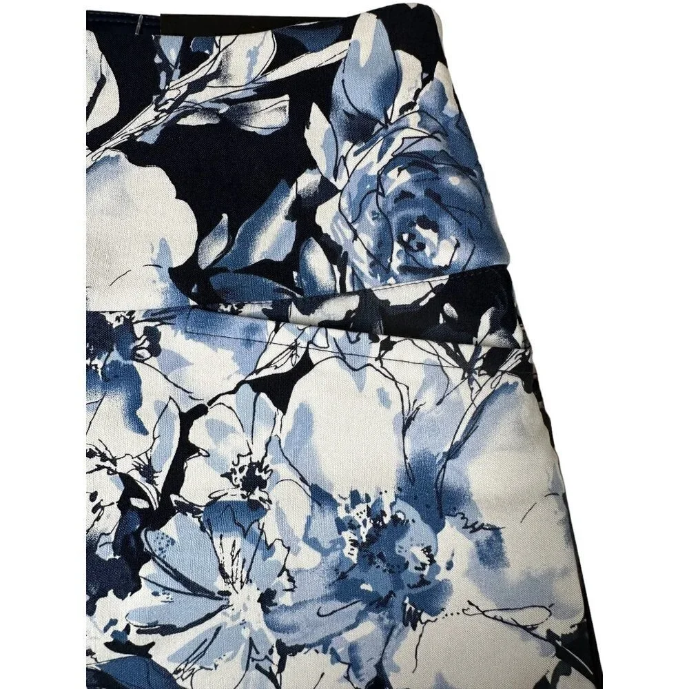 S. C. & Co NWT navy blue and white floral skorts, size medium - Picture 5 of 11